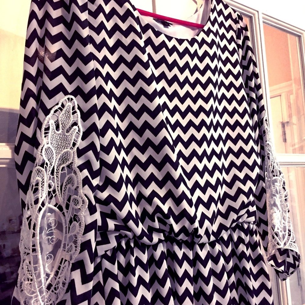 Chevron Print Black & White Dress, Size L
